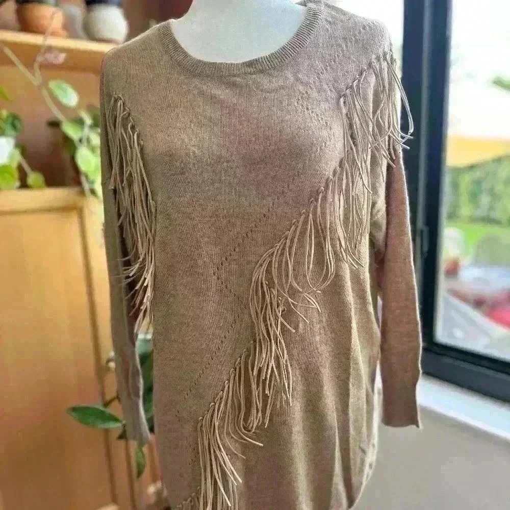 Sage & Flower Oversized Fringe Sweater Long Sleeve Beige/Tan wool S/M - EUC - Picture 3 of 8